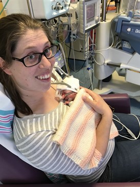 smaller-anna-and-amber-when-she-was-born.jpg